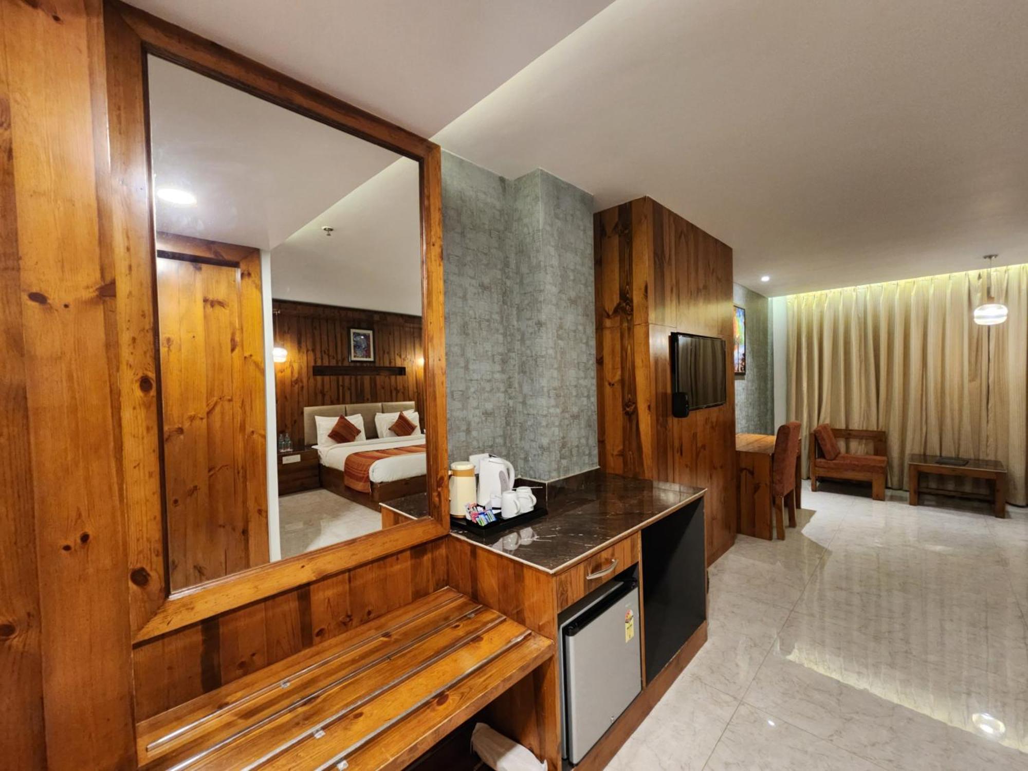 Golden Fern Resort Shimla Eksteriør bilde
