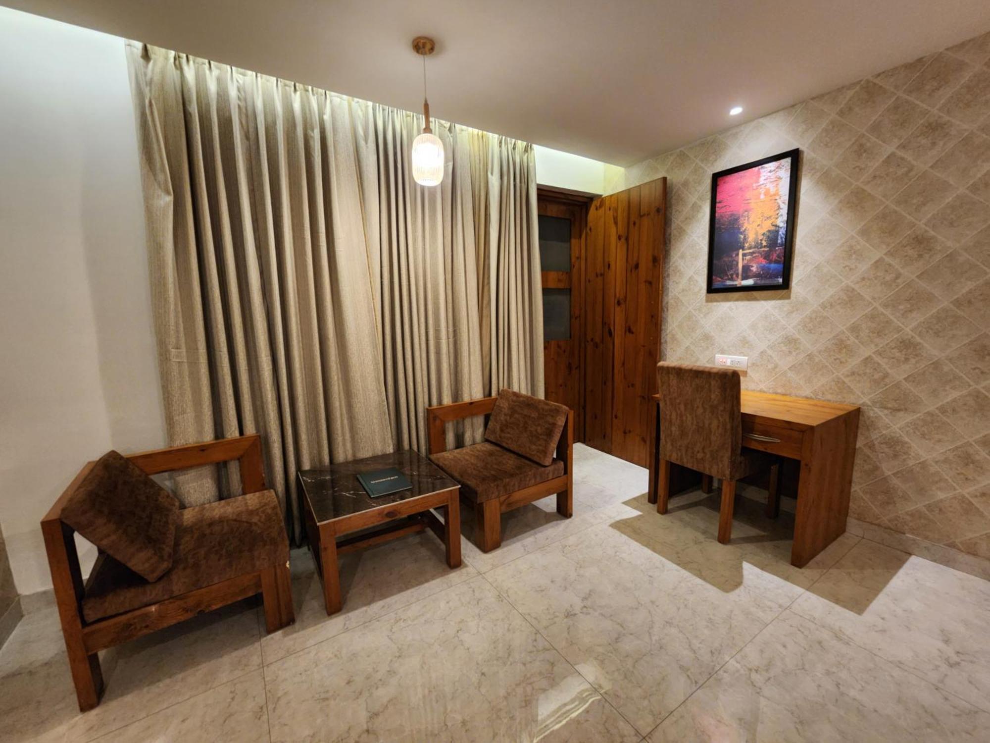 Golden Fern Resort Shimla Eksteriør bilde